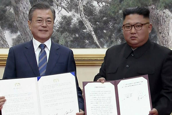 Moon Jae-in and Kim Jong-un